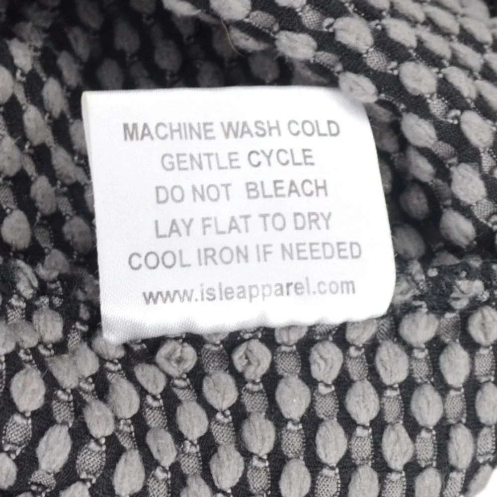 NWOT Isle Apparel Women's Black & White Polka Dot 3/4 Sleeve Dress‎